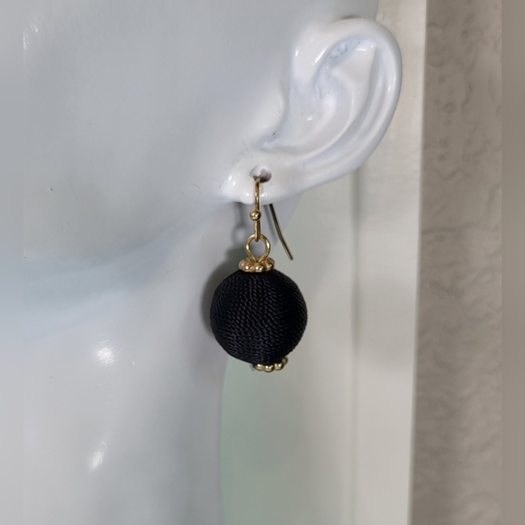 CATO Black and Gold Necklace and Drop Earrings Set / Pierced - Picture 5 of 7